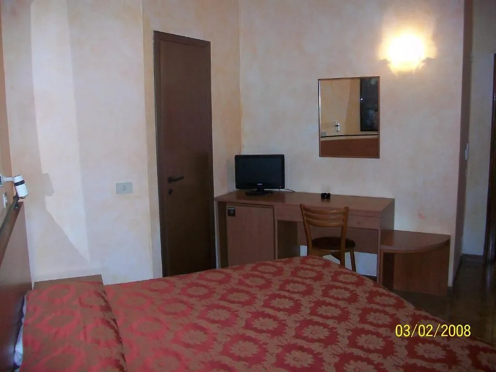 Hotel Garden Милан Италия