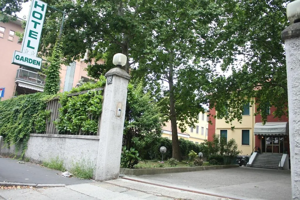 Hotel Garden Милан Италия