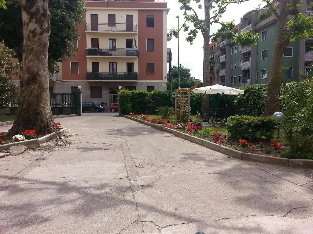 Hotel Garden Milan 2*,  Italy