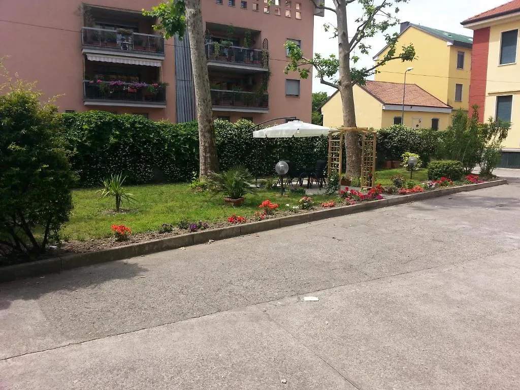 Hotel Garden Milan 2*,